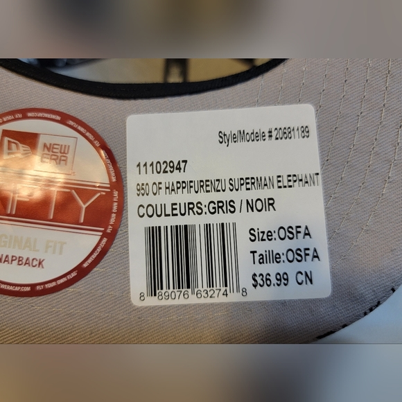 BNWT Superman Snapback Hat - Picture 5 of 7